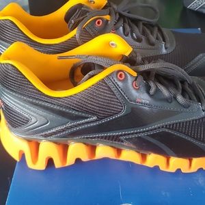 reebok zigtech white and blue